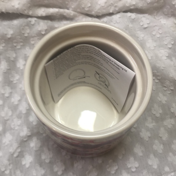 Starbucks 2023 Holiday Pink Rose Mug - Picture 9 of 11